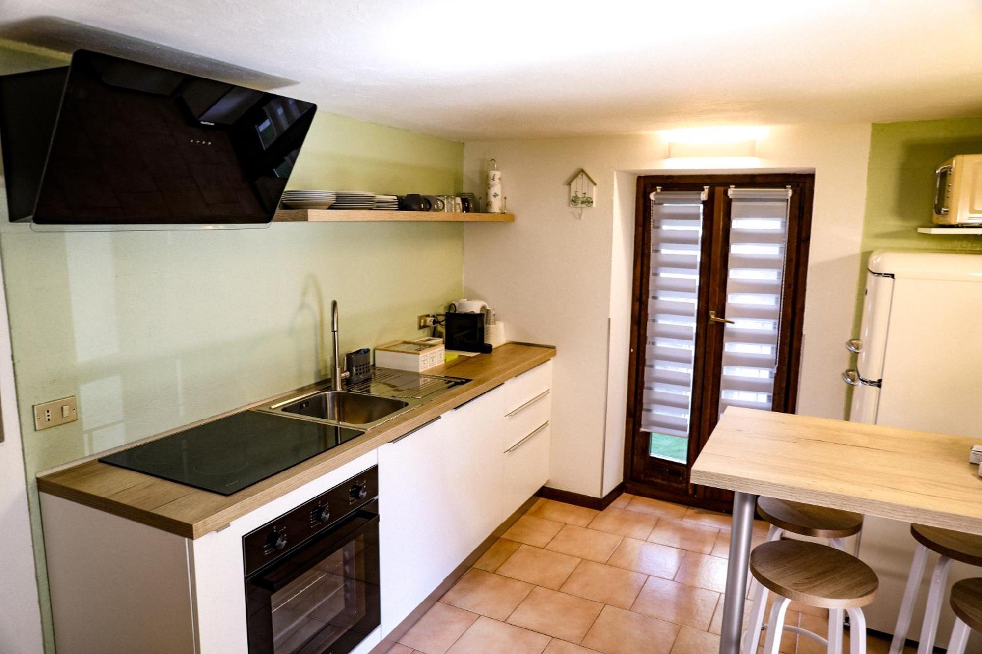 Vittoria Holiday House - Tulip Apartment And Tulip Room Stresa Exteriör bild