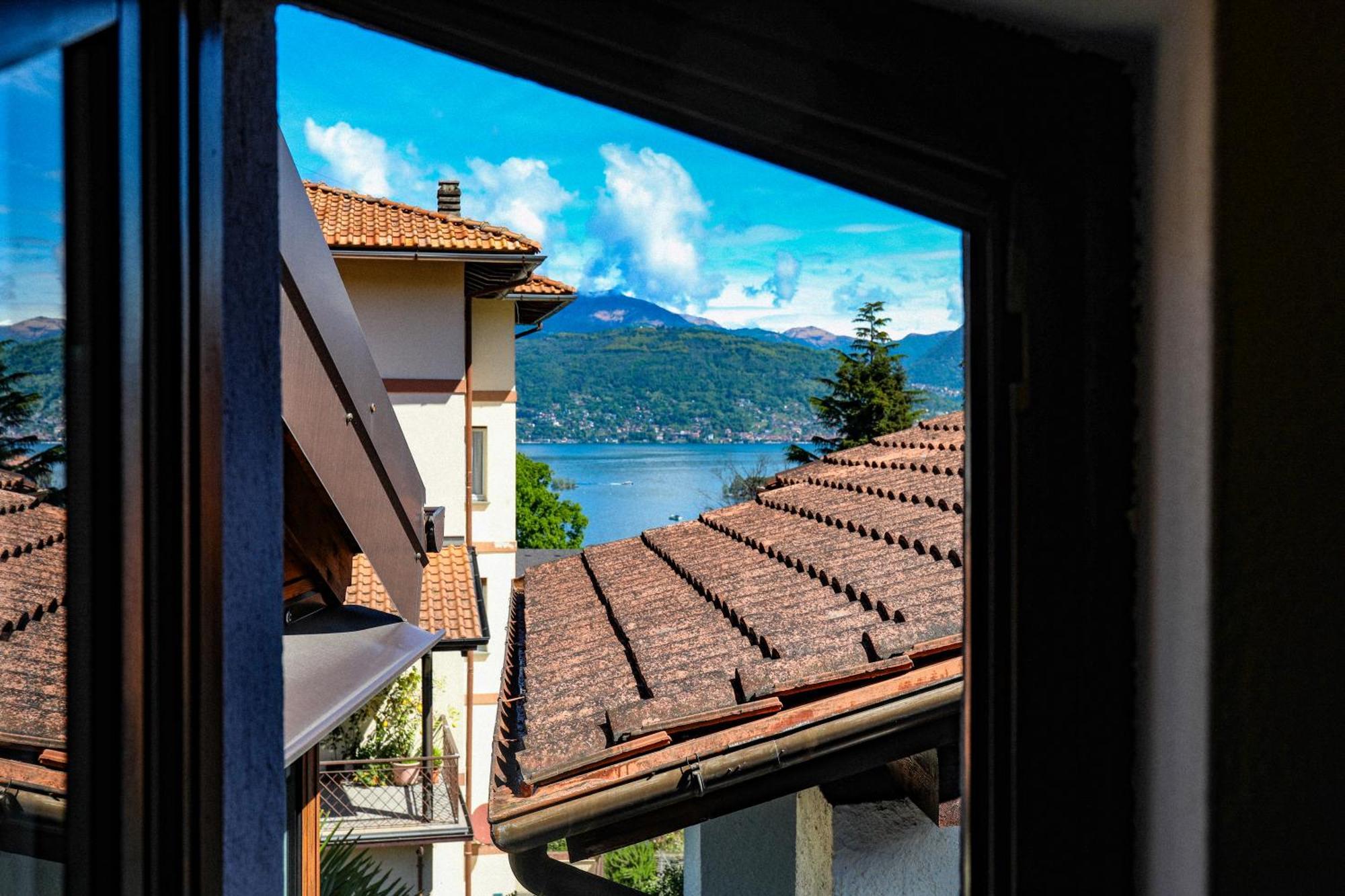 Vittoria Holiday House - Tulip Apartment And Tulip Room Stresa Exteriör bild